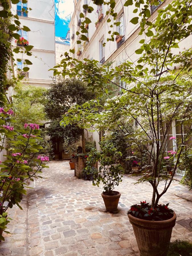 Apartment Marais Place Des Vosges Sevigne Paris