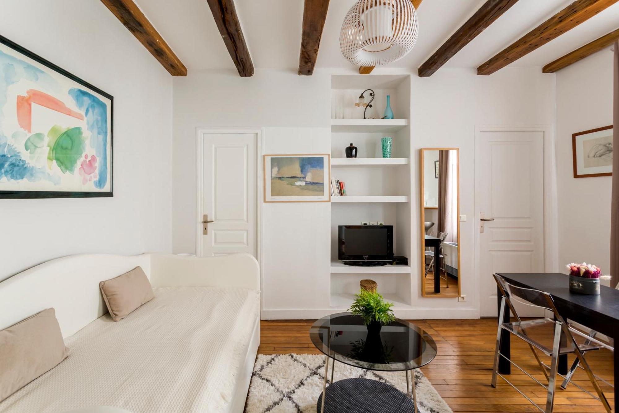 Apartment Marais Place Des Vosges Sevigne Paris