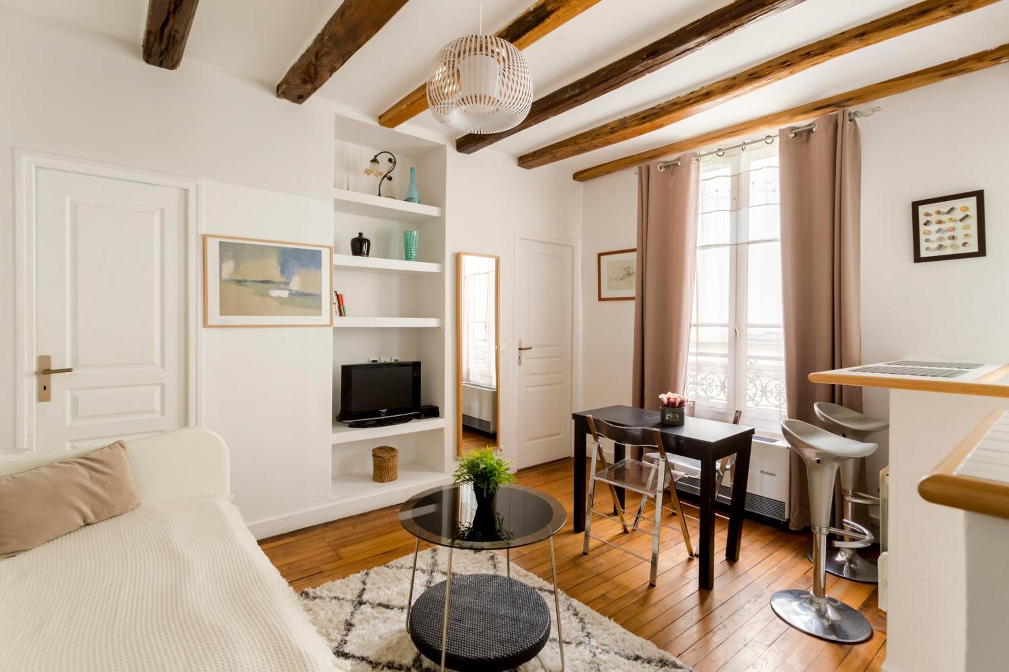 Marais Place Des Vosges Sevigne Apartment Paris