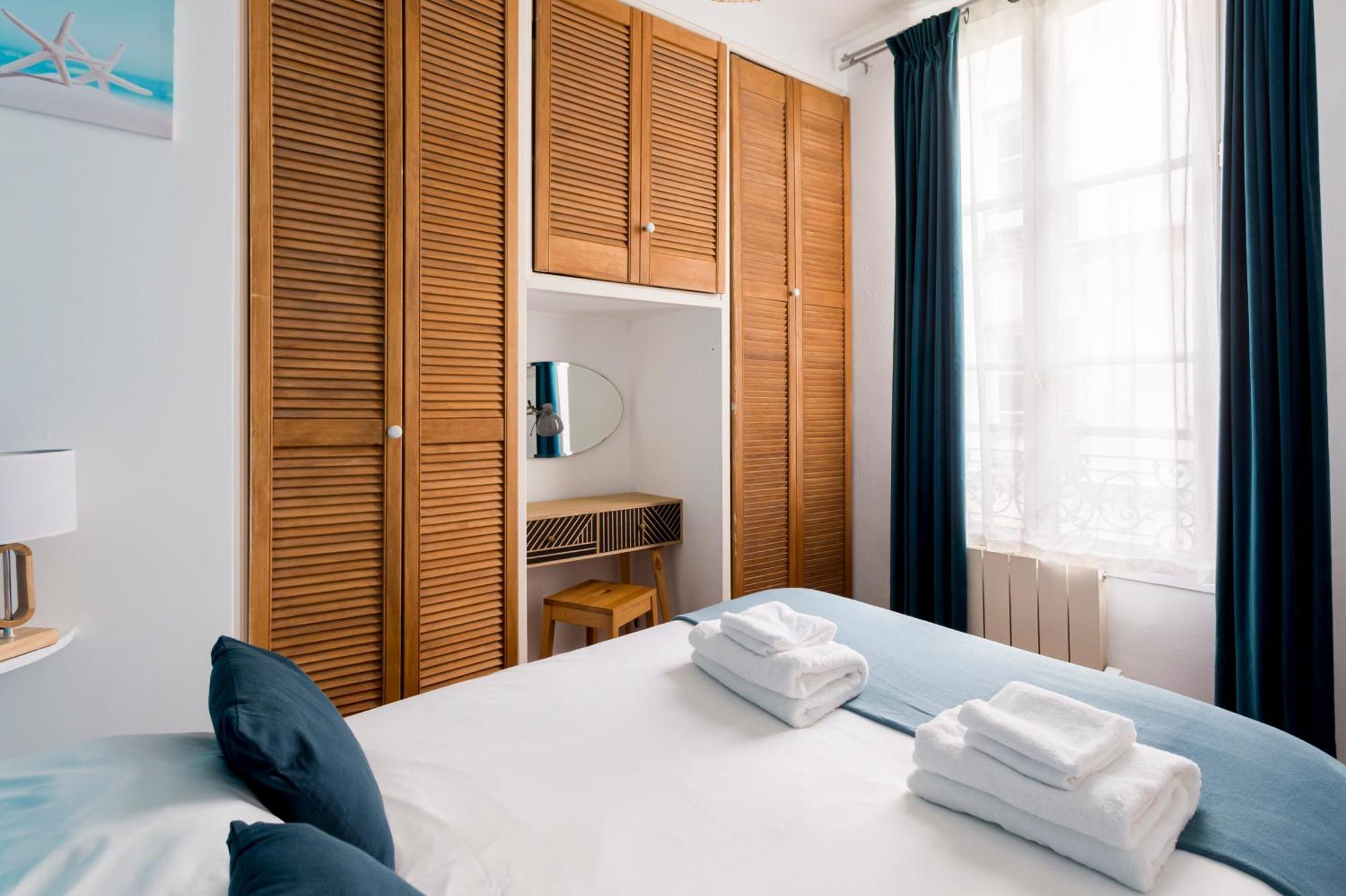 Apartment Marais Place Des Vosges Sevigne Paris